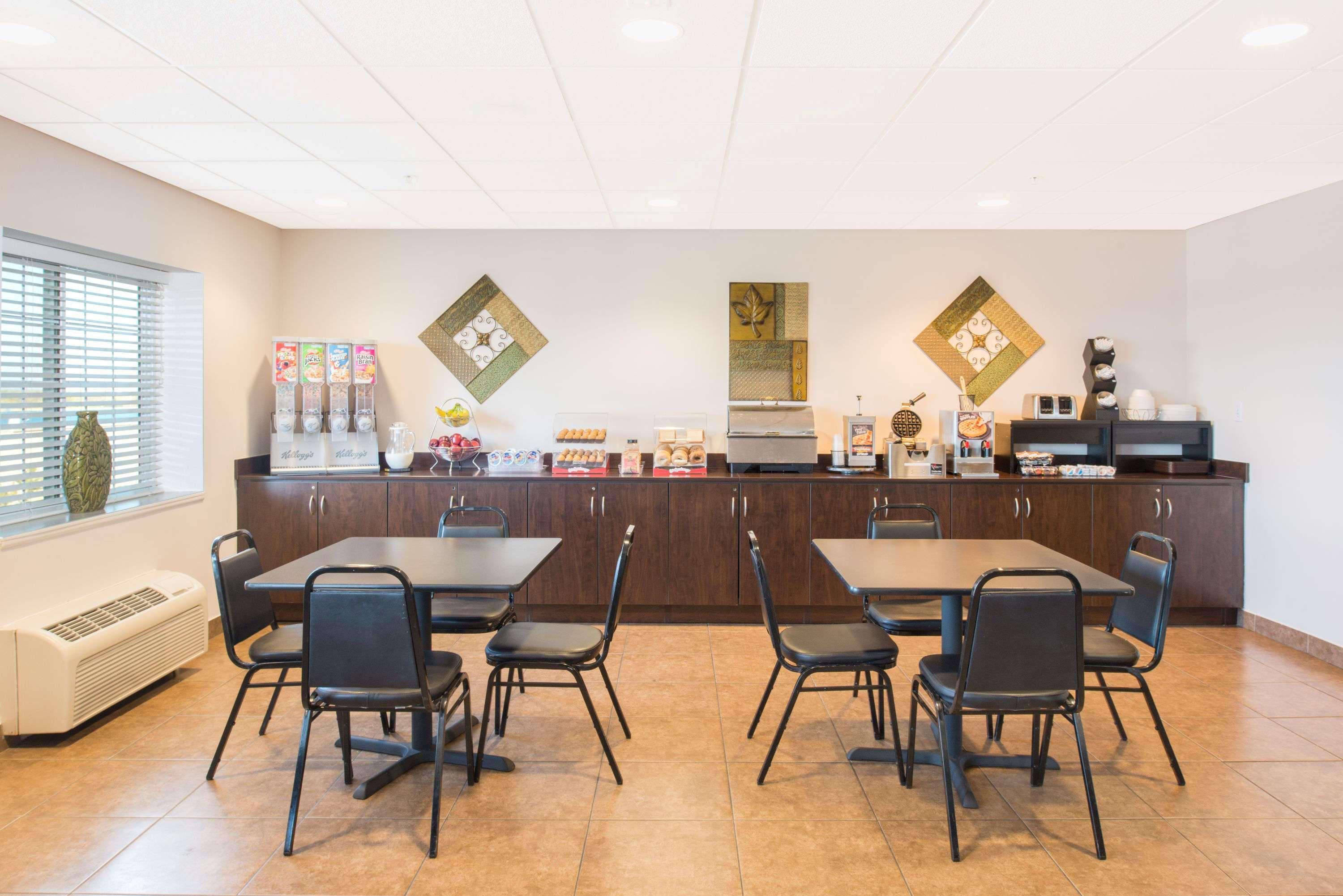 Microtel Inn & Suites By Wyndham Quincy Downtown - River Area Exteriör bild