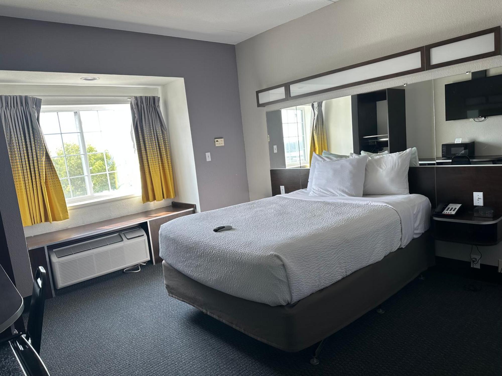 Microtel Inn & Suites By Wyndham Quincy Downtown - River Area Exteriör bild