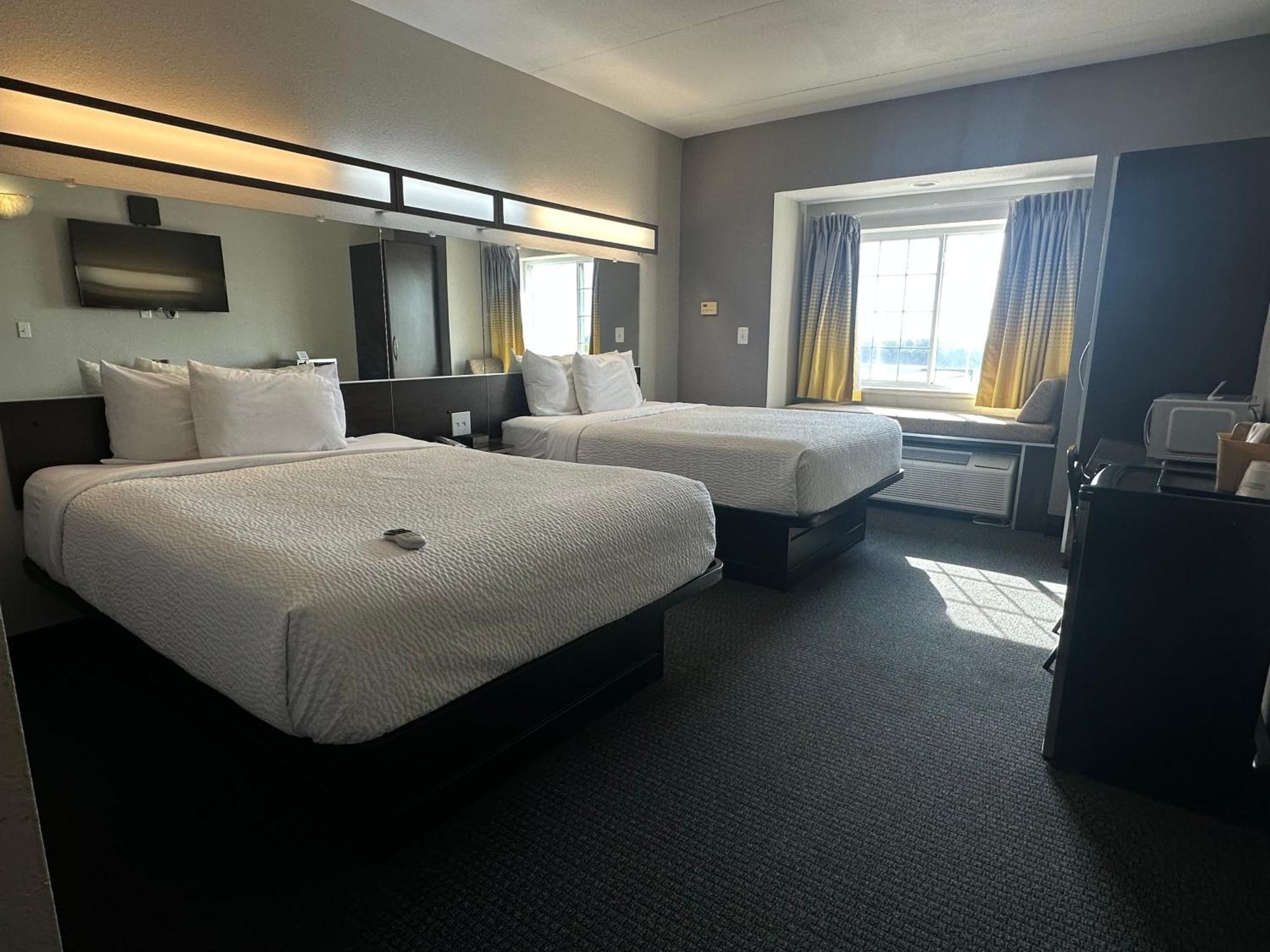 Microtel Inn & Suites By Wyndham Quincy Downtown - River Area Exteriör bild
