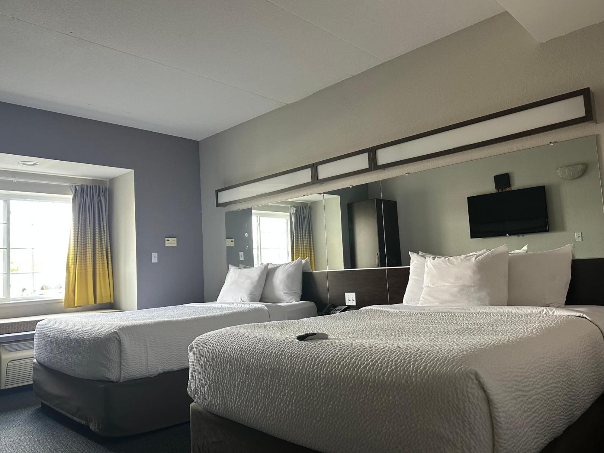 Microtel Inn & Suites By Wyndham Quincy Downtown - River Area Exteriör bild
