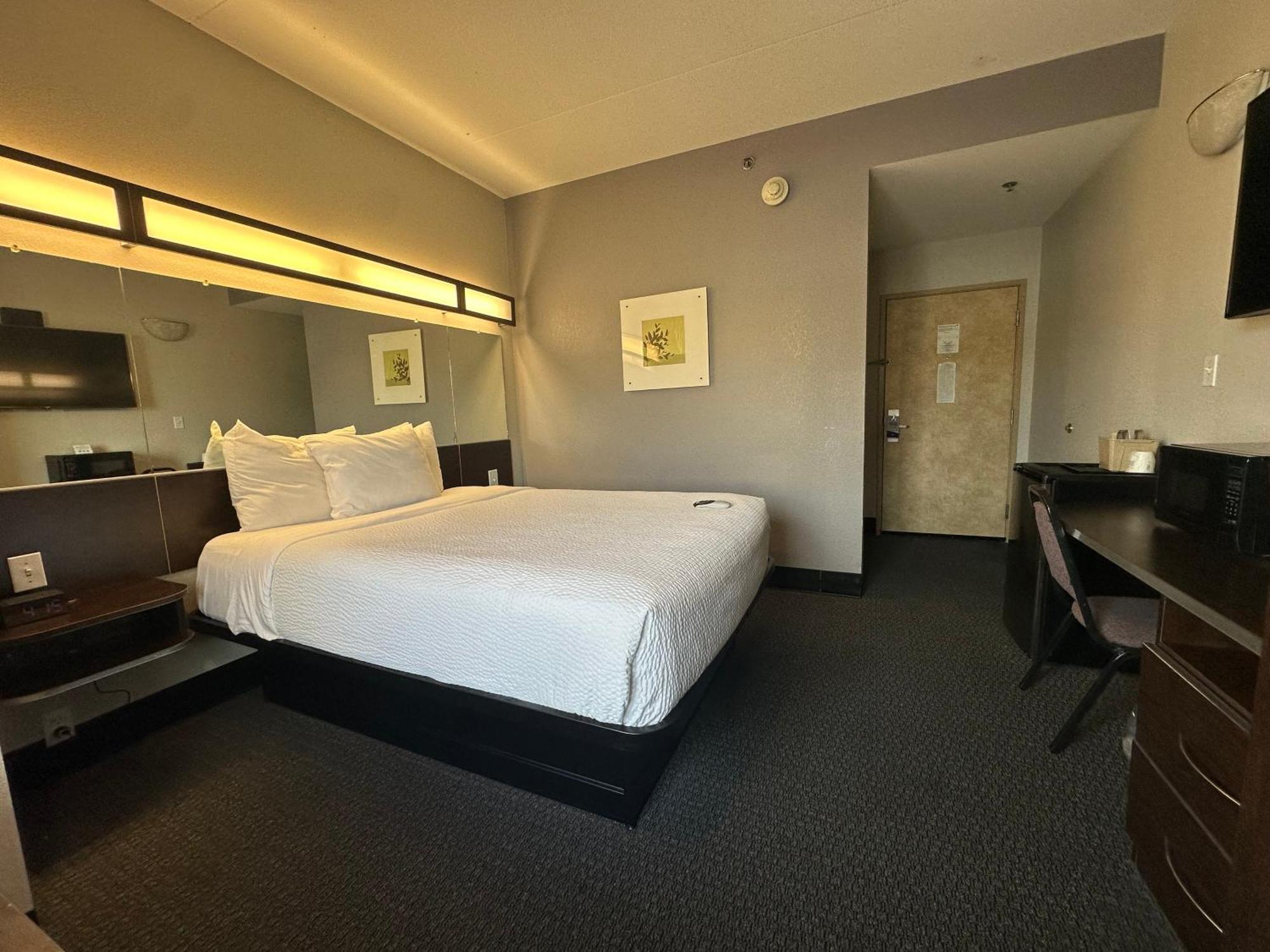 Microtel Inn & Suites By Wyndham Quincy Downtown - River Area Exteriör bild